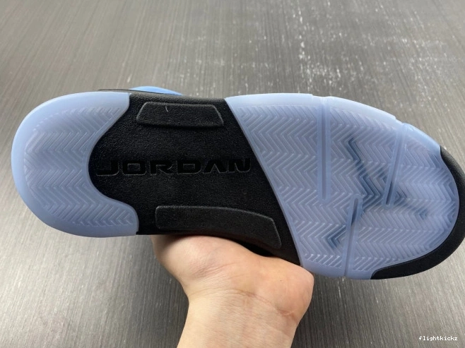 UNC 5 Air Jordan DV1310-401 0902